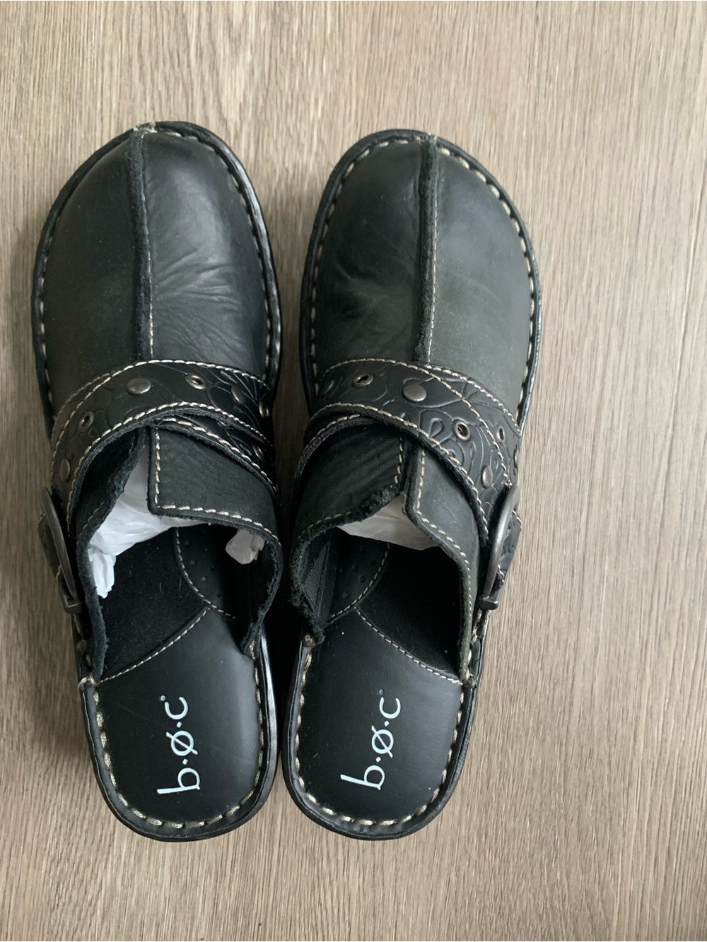 b.o.c. Black Leather Slip-On Karley Clogs